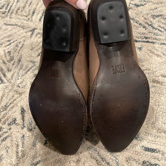 Frye Sacha Western Chelsea Boot in Stone size 7 - Picture 7 of 9